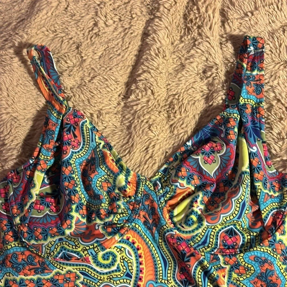 Colorful 2 piece tankini bathing suit. Top is has underwire and lined.